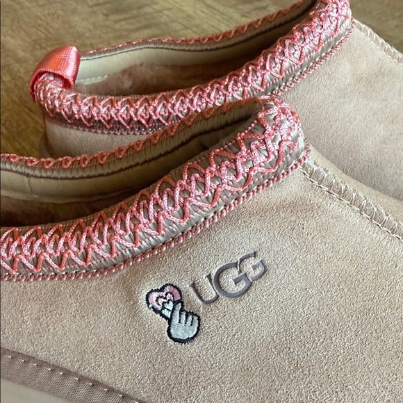 **Limited Edition*UGG Tazz Love '25 Slipper Arroyo Tropical Pink Platform Size 8 - Picture 8 of 10